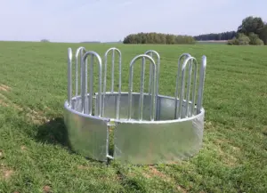Kruhové příkrmiště na pastvině