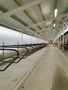 Realizace zábran a vybavení stájí včetně vrat s vnitřní zábranou