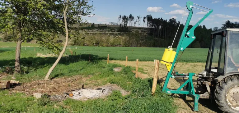 Zatloukač kůlů za traktor HAMMER - KOTTECH